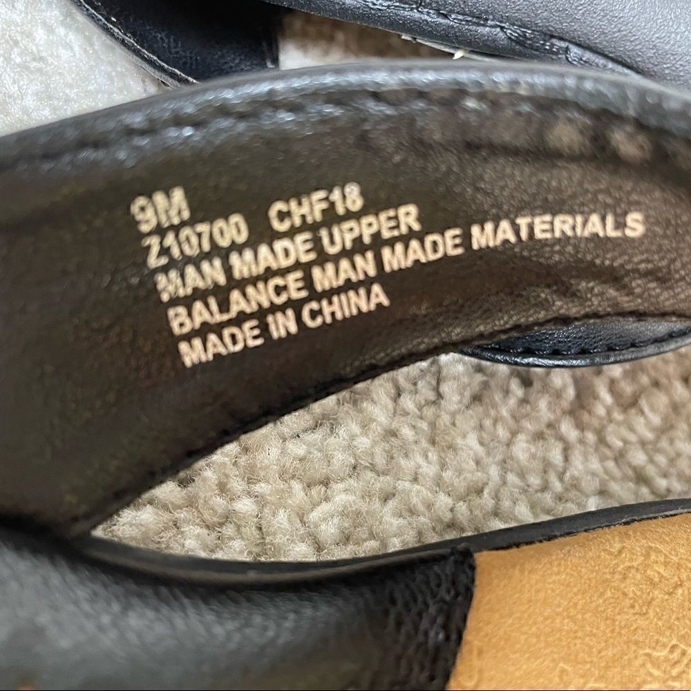 BOC Leather Sandals   - Picture 4 of 5